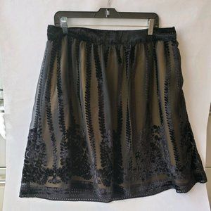 Velvet! Chiffon! Black skirt lined in gold.  Mysterious, sexy, gorgeous.